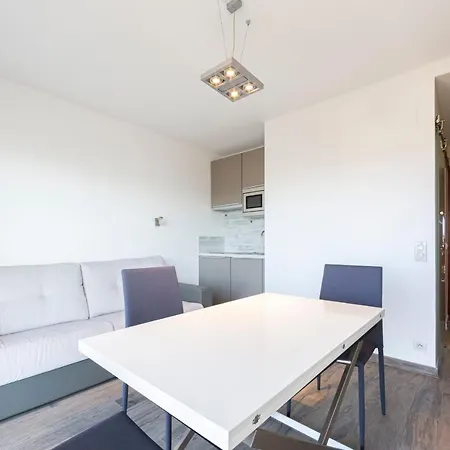 Apartamento With A Panoramic View At The Floor Of A With A Pool *